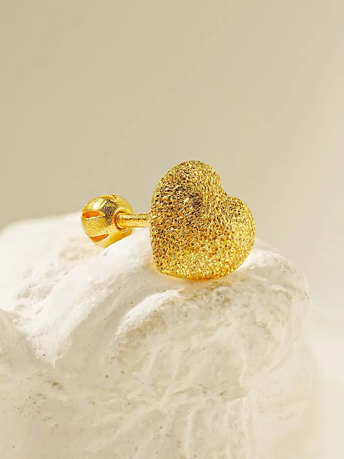 MinimalBijoux Earrings 24K Gold Heart Cartilage Earring 20G