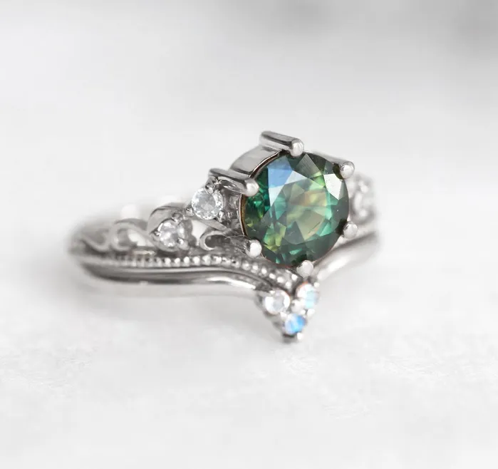 Rings Capucinne Bella Vintage Green Sapphire Ring