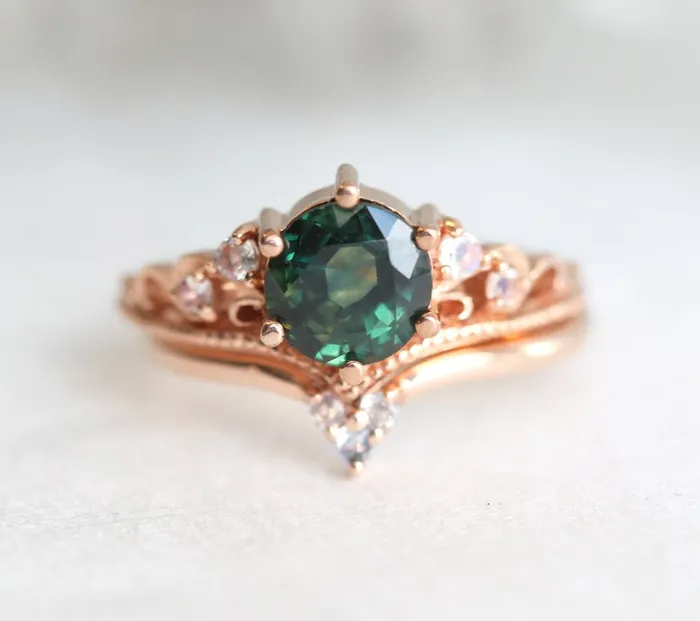 Rings Capucinne Bella Vintage Green Sapphire Ring